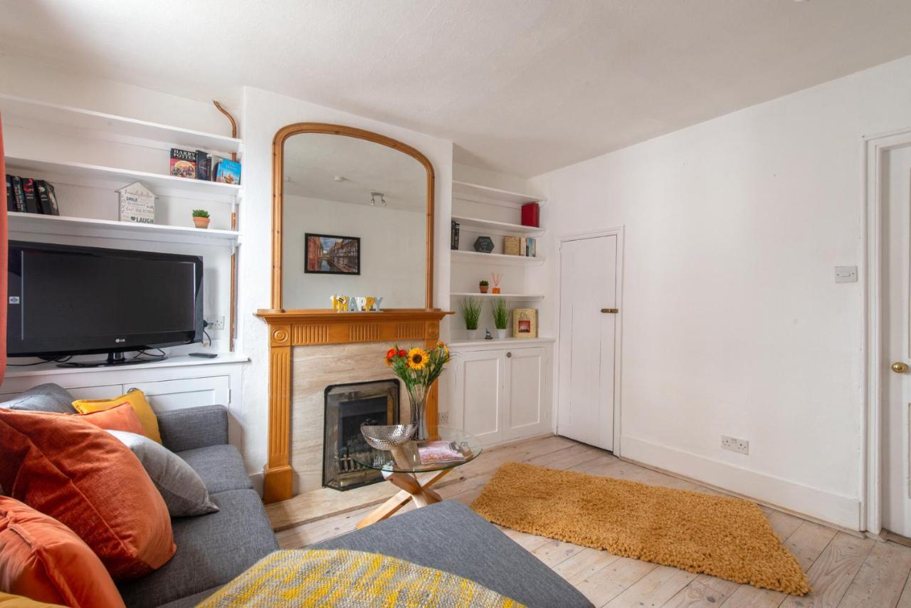 Canterbury Hidden Gem Apartment Bagian luar foto