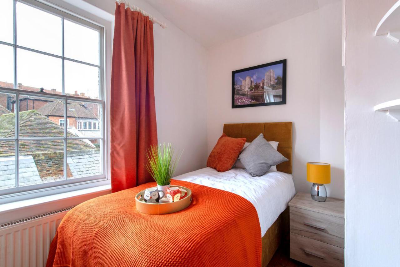 Canterbury Hidden Gem Apartment Bagian luar foto