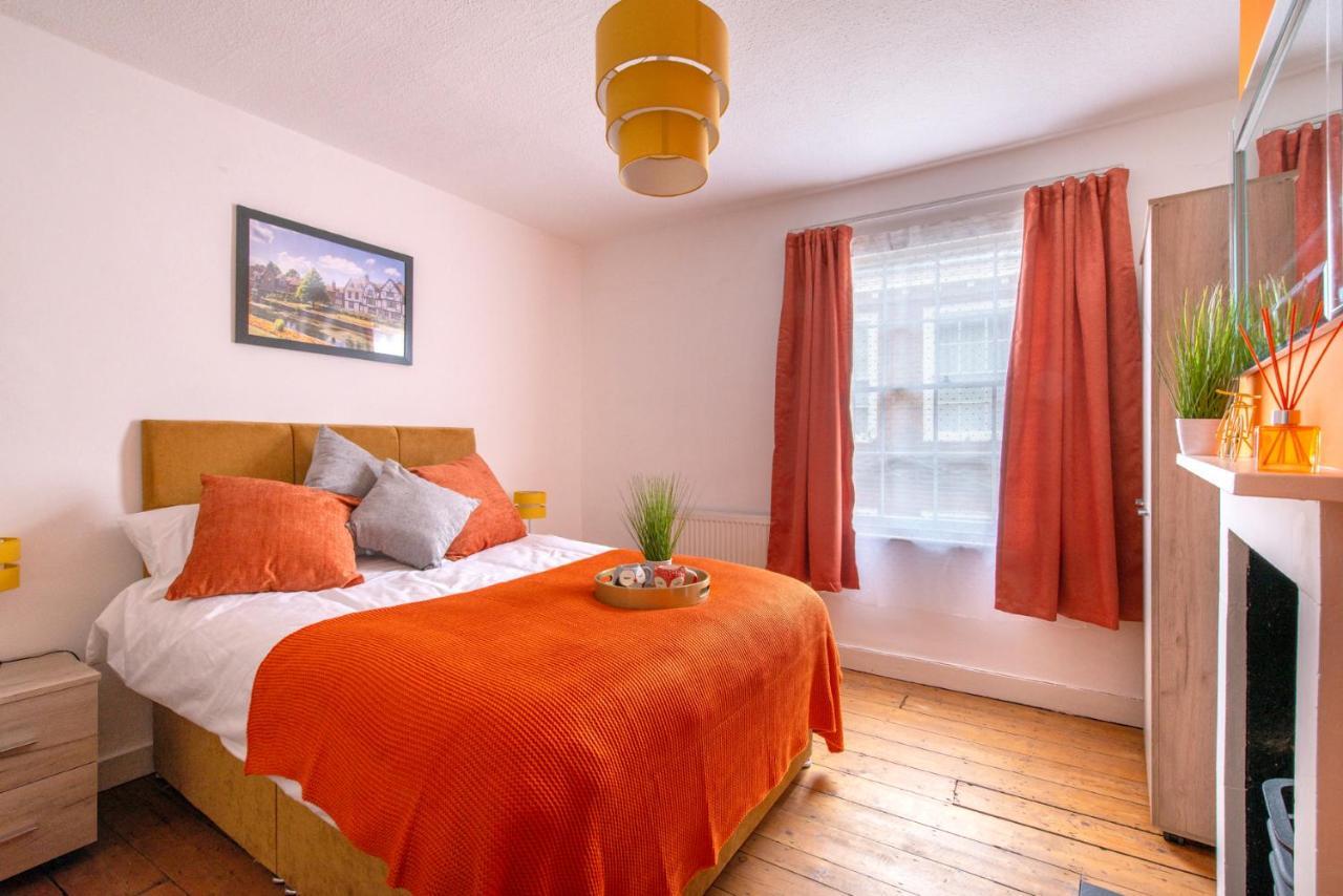 Canterbury Hidden Gem Apartment Bagian luar foto
